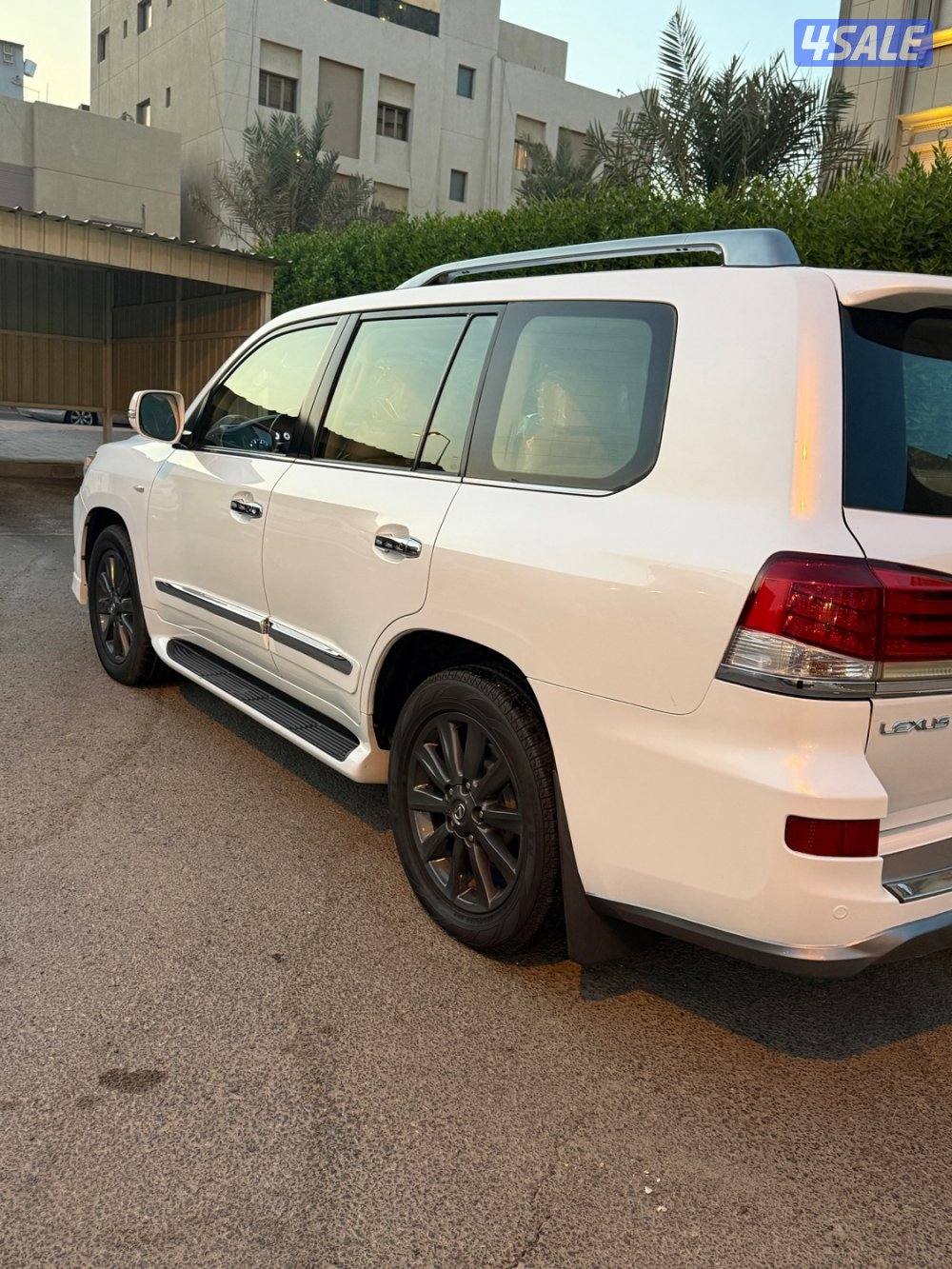 لكزس 2010 حالة وكاله4