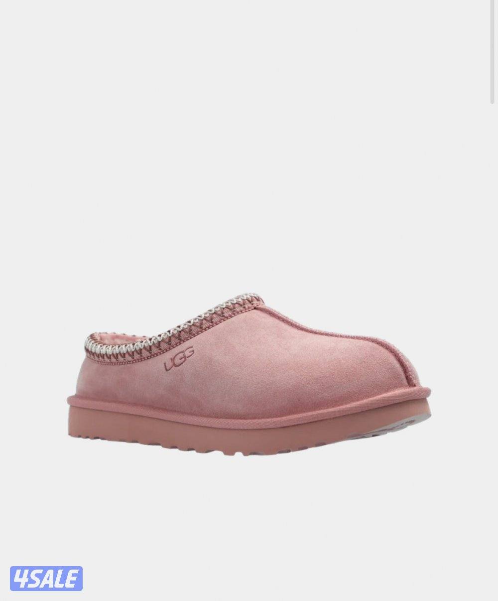 pink uggs غير مستخدم ولا مرا مقاس ٣٦0