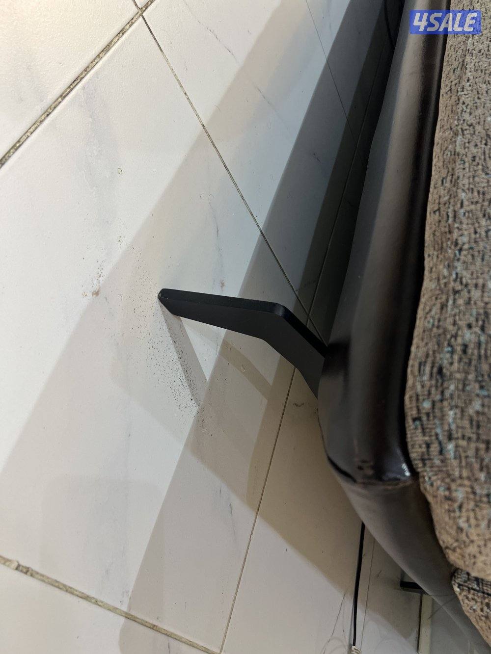 3 seater Sofa at throwaway price1