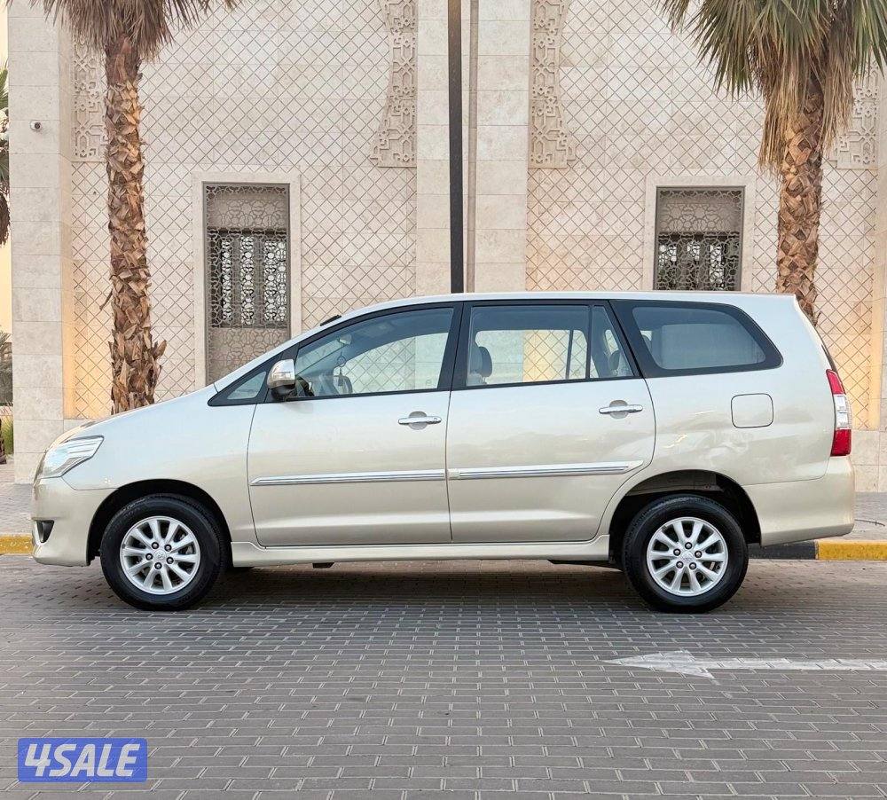 للبيع تويوتا انوفا1