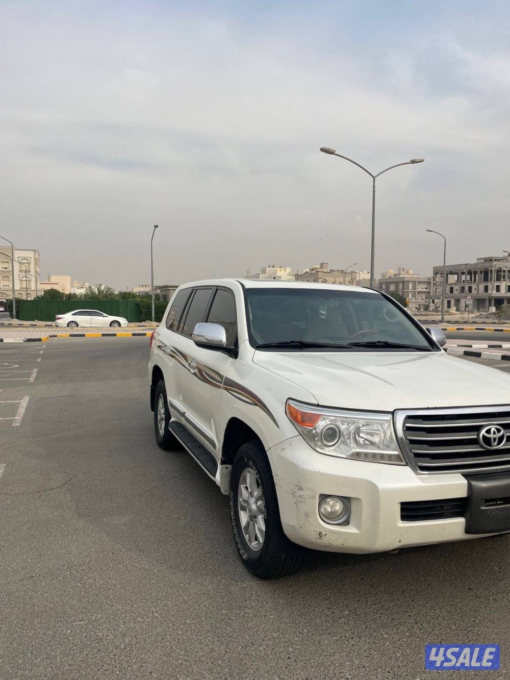 للبيع لاندكروزر 2013 قير عادي2