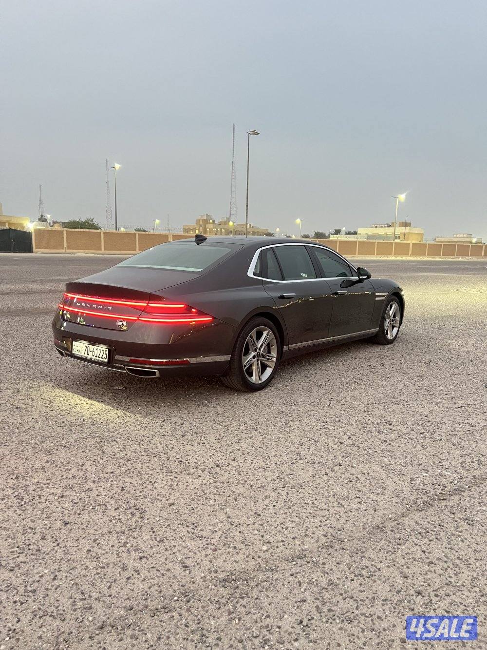 للبيع جينسس g90 ماشي 10 الالف فقط5