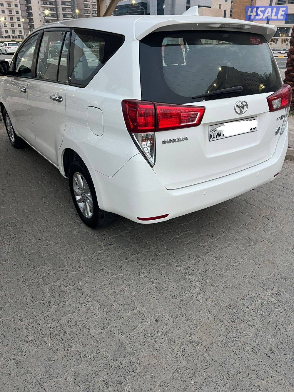 انوفا _ بحالة ممتازة2