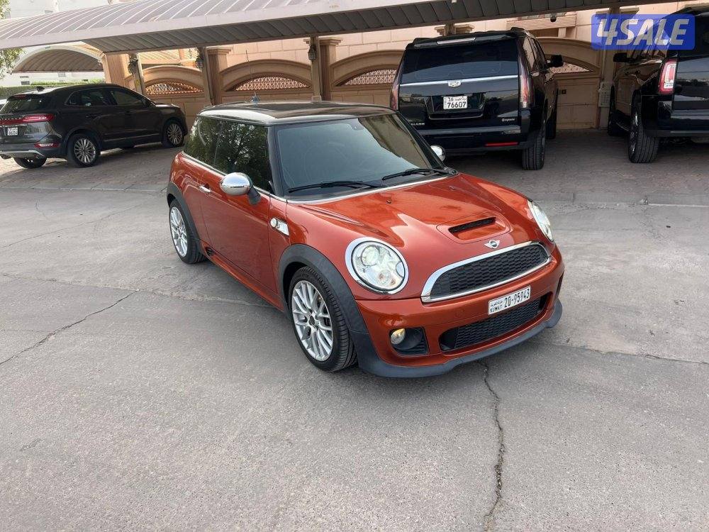 Mini Cooper S John Cooper Works (JCW)0