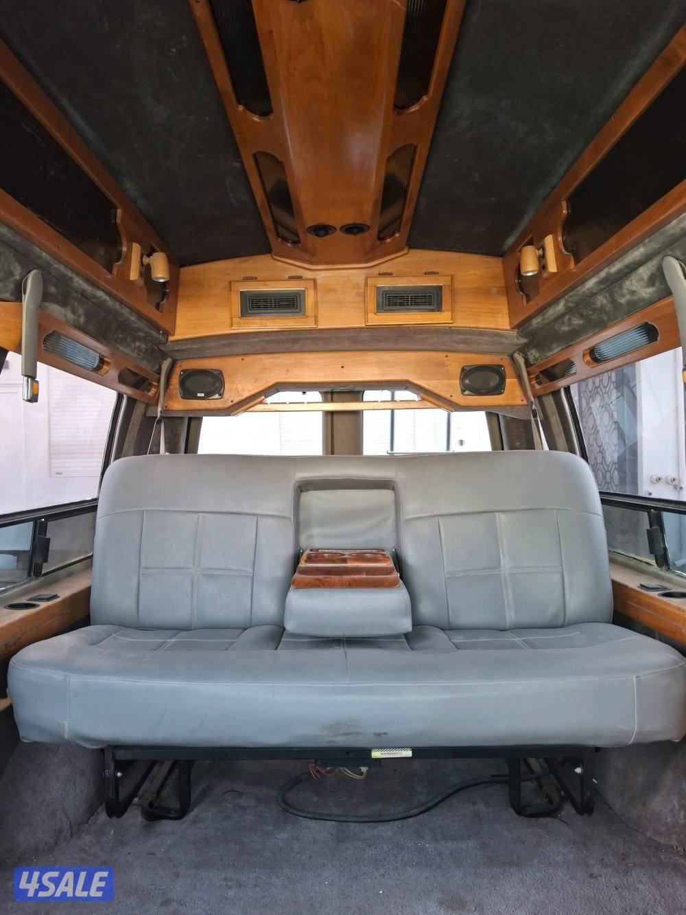 للبيع فان موديل 978