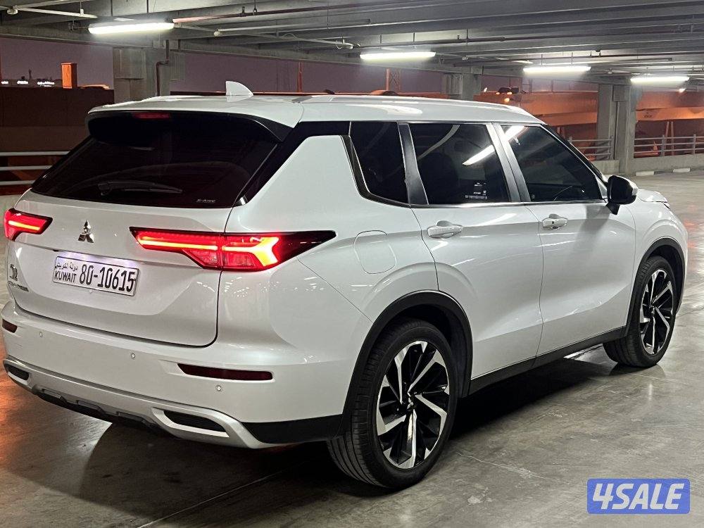 اوتلاندر 20232