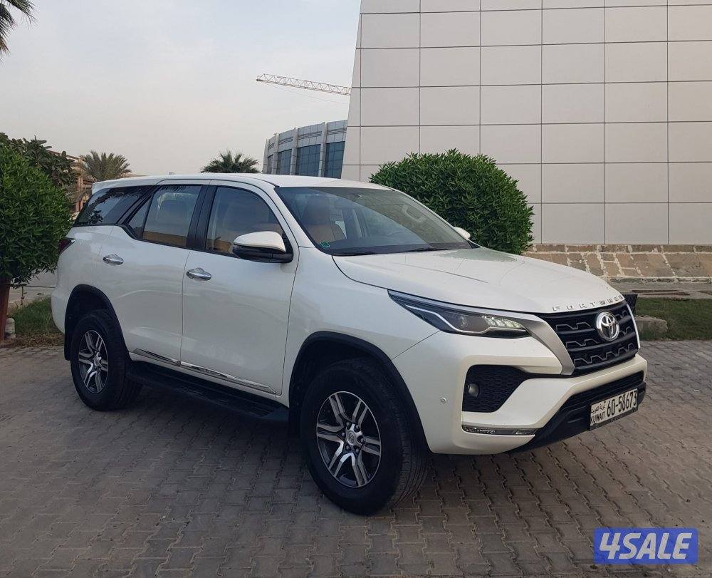 للبيع تويوتا فورتنر موديل 2022 عداد 76 📌 صبغ وكاااالة 📌0