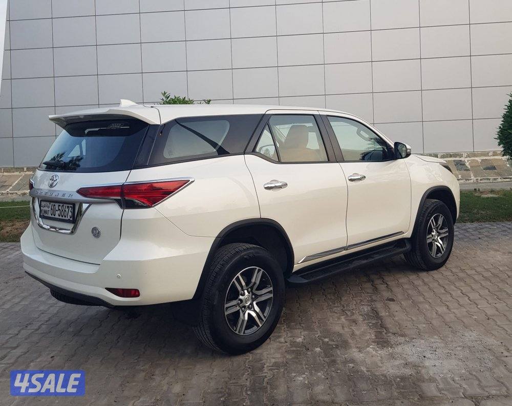 للبيع تويوتا فورتنر موديل 2022 عداد 76 📌 صبغ وكاااالة 📌2