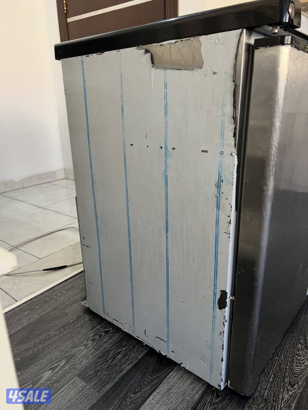 للبيع ثلاجة ايطالي3