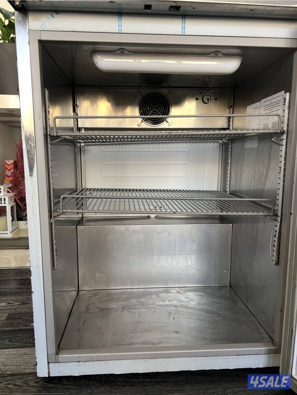 للبيع ثلاجة ايطالي4