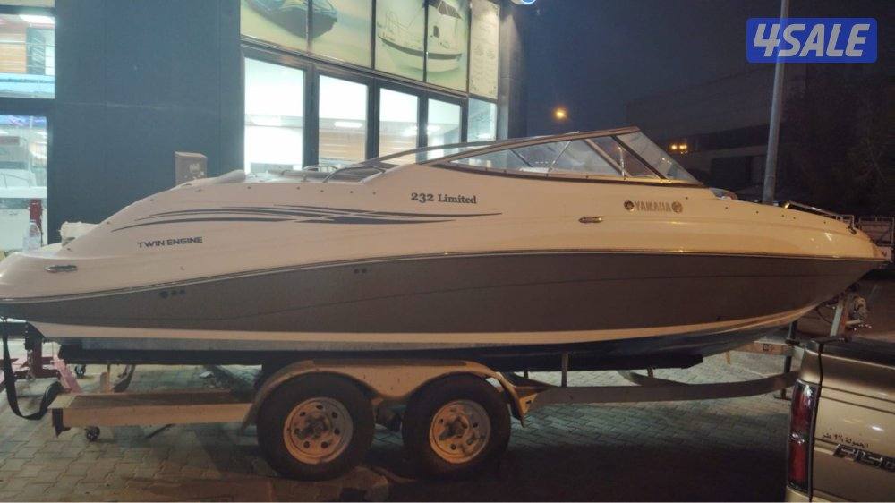 Yamaha 232 Limited – Twin Engine Jet Boat4