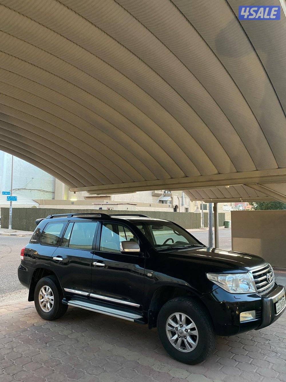 لاندكروزر 20110