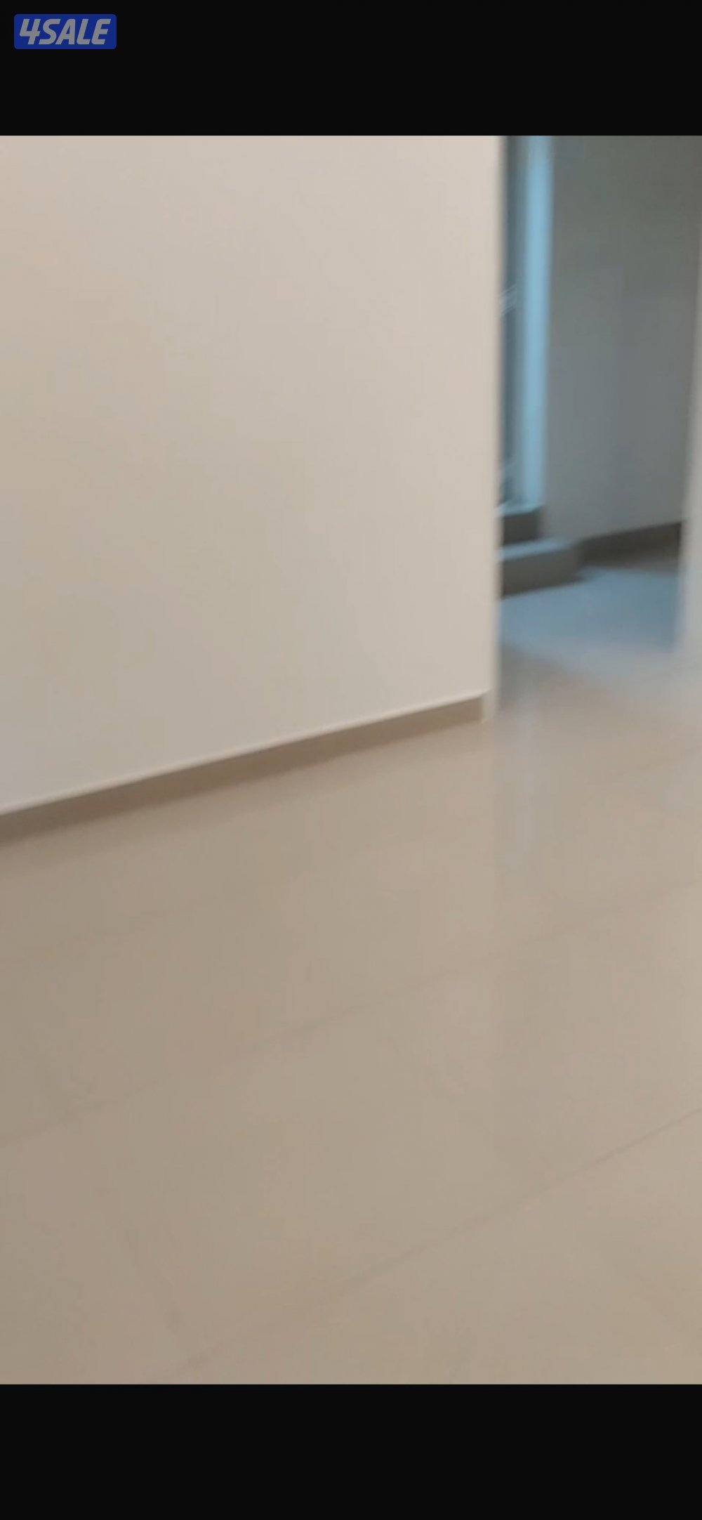 للايجار شقه الدور الاول غرفتين وحمامين ومطبخ وصاله  واصنصير0