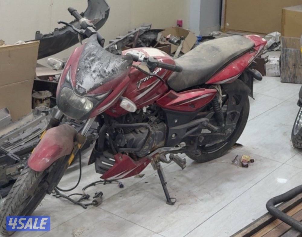 للبيع سيكل واقف من زمان ومفتاحه ضايع بيع علي وضعه0