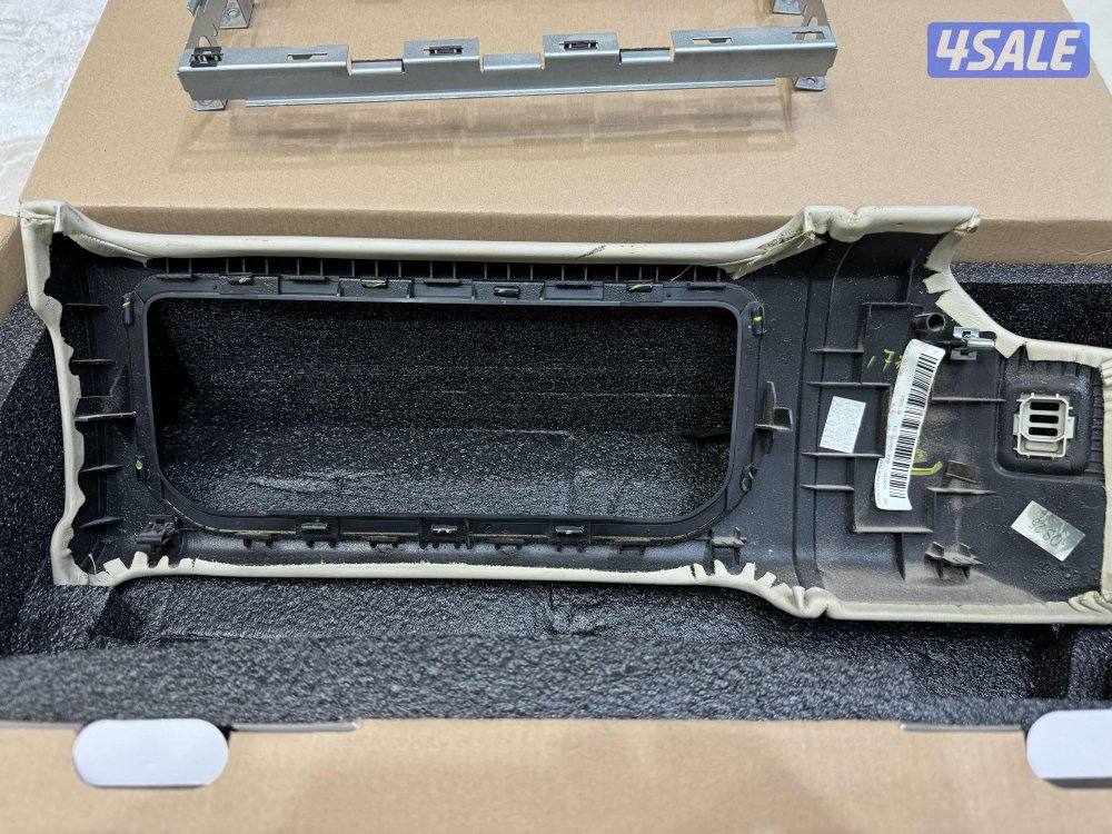 شاشة رنج روفر فوج الاصليه بالكرتون2