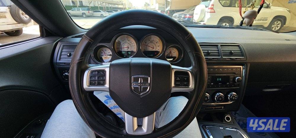دودج تشالنجر v6 موديل 2014 السعر قابل للتفاوض5