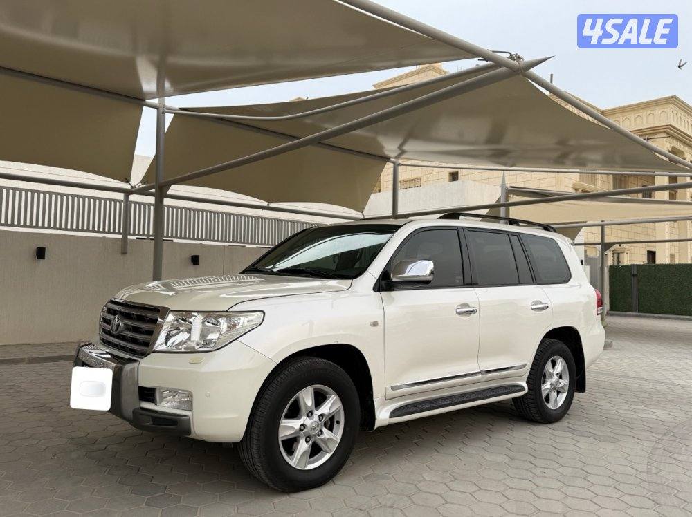 للبيع تويوتا لاند كروزر VXR وكاله الكويت0