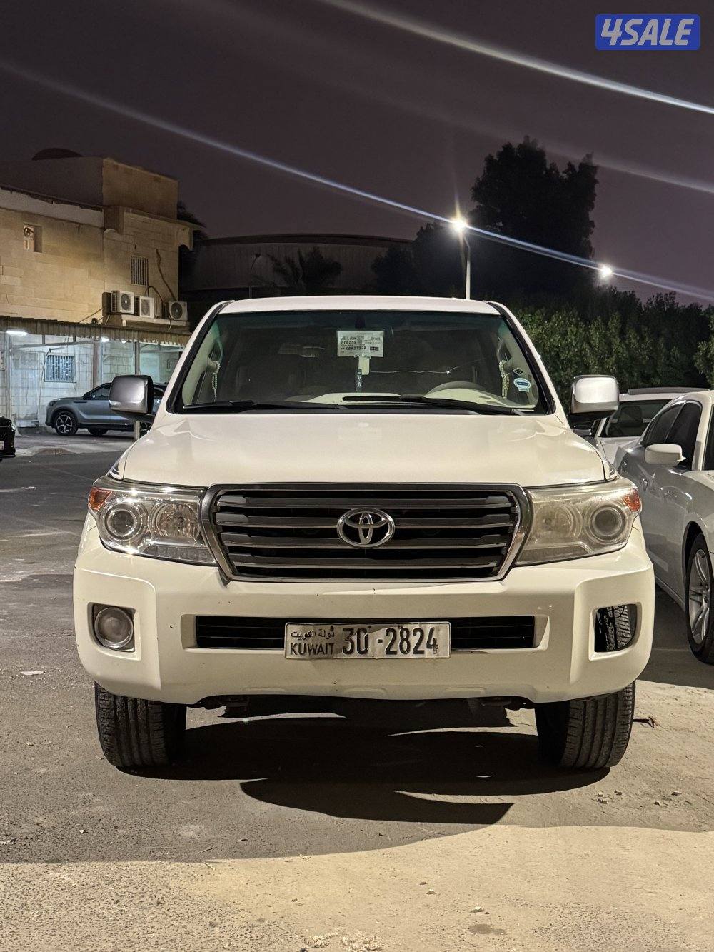 للبيع لاند gx قطري ٢٠١٠ قير عادي اساس2