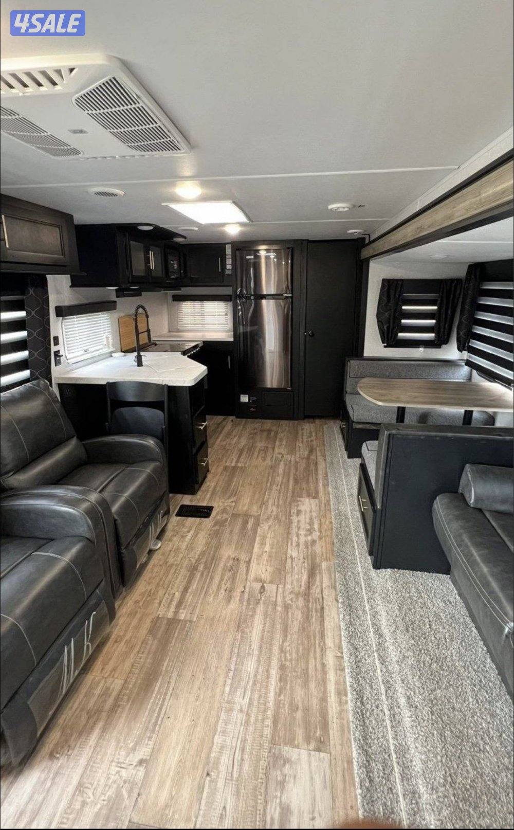 للبيع كرفان امريكي٣٢ قدم تحويل مرور ٢٠٢٢ طاقه شمسيه مكيفين هوندا1