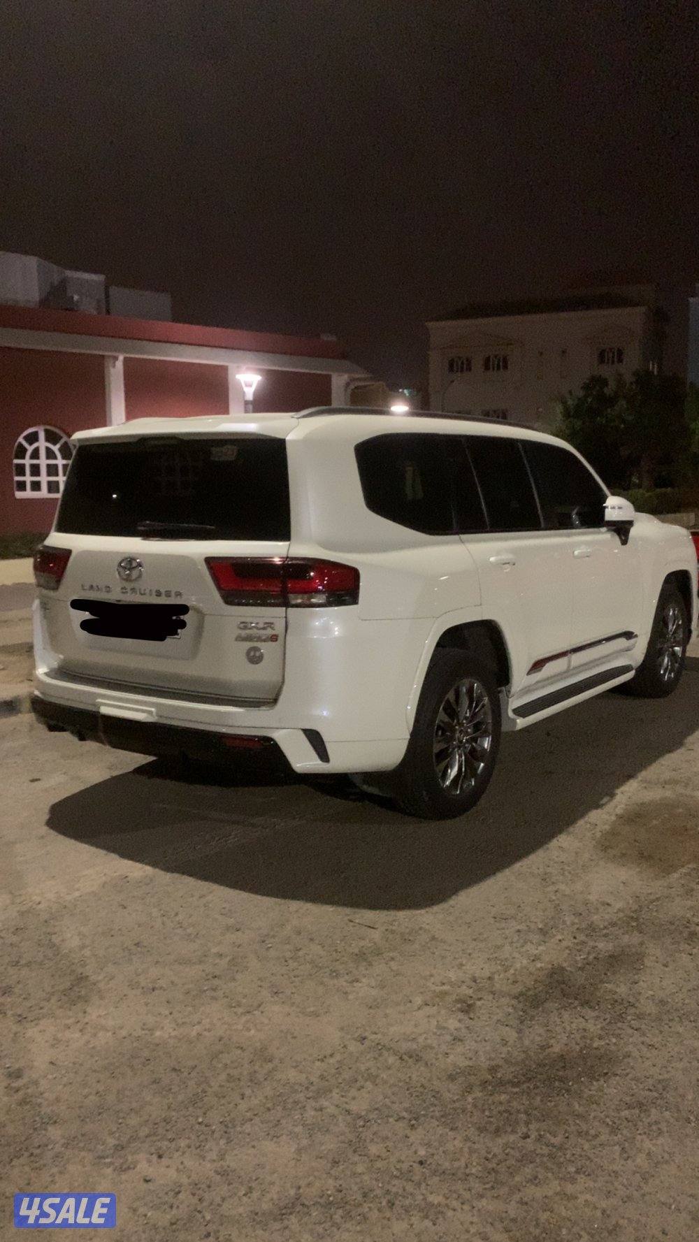 للبيع لاند كروز 2023 تون تيربو ايرو اس ماشي 300