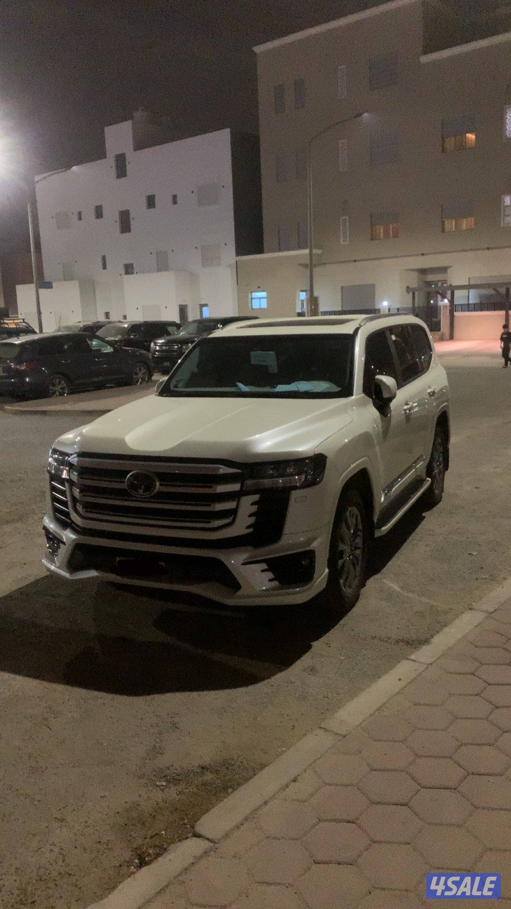 للبيع لاند كروز 2023 تون تيربو ايرو اس ماشي 301