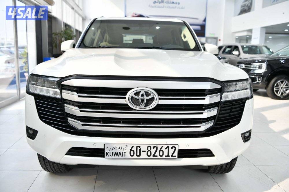 تويوتا لاندكروزر GXR توين تيربو1