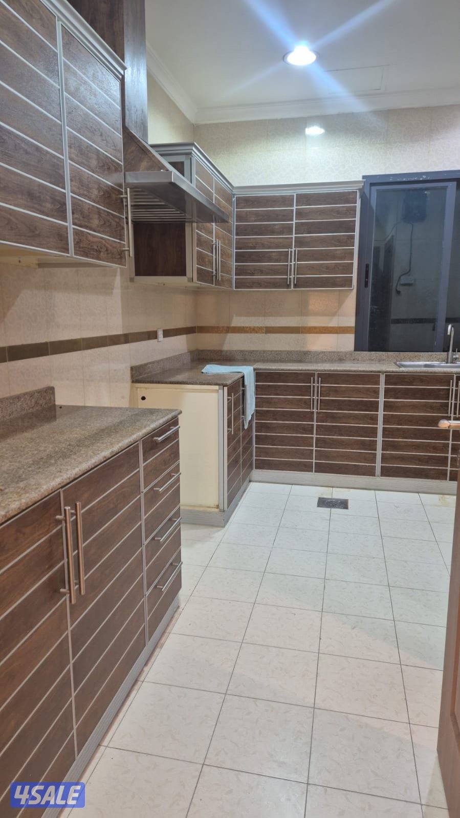 للايجار شقه بل العقيلة ٣غرف ٣حمام صاله مطبخ للايجار ٣٨٠دك0