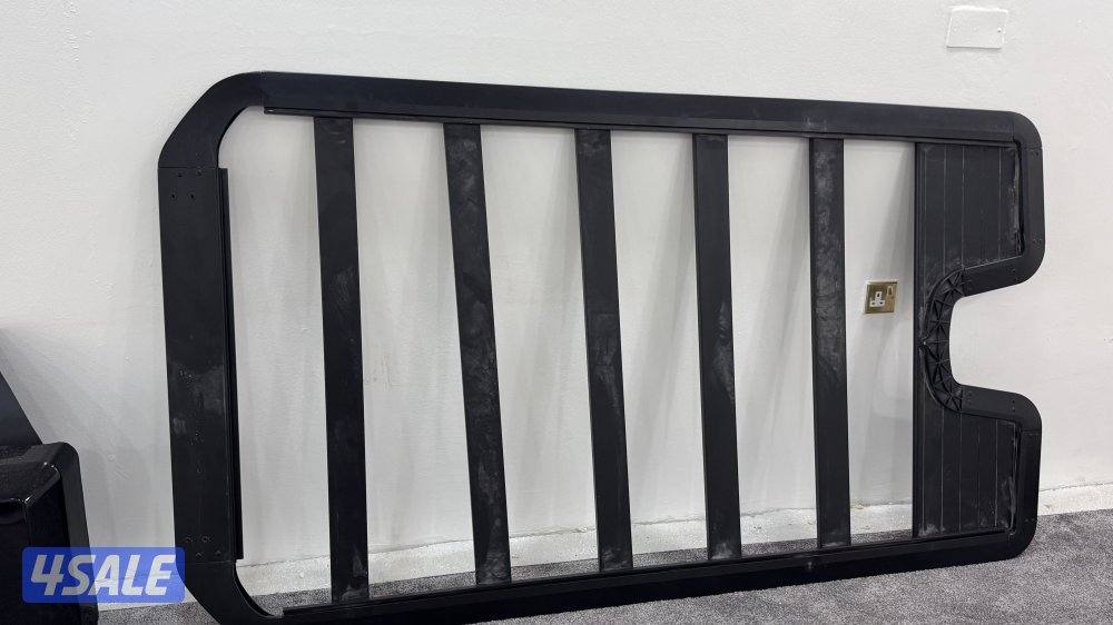 للبيع اكسسوارات جيتور t2 صندوق وطاوله وسله1