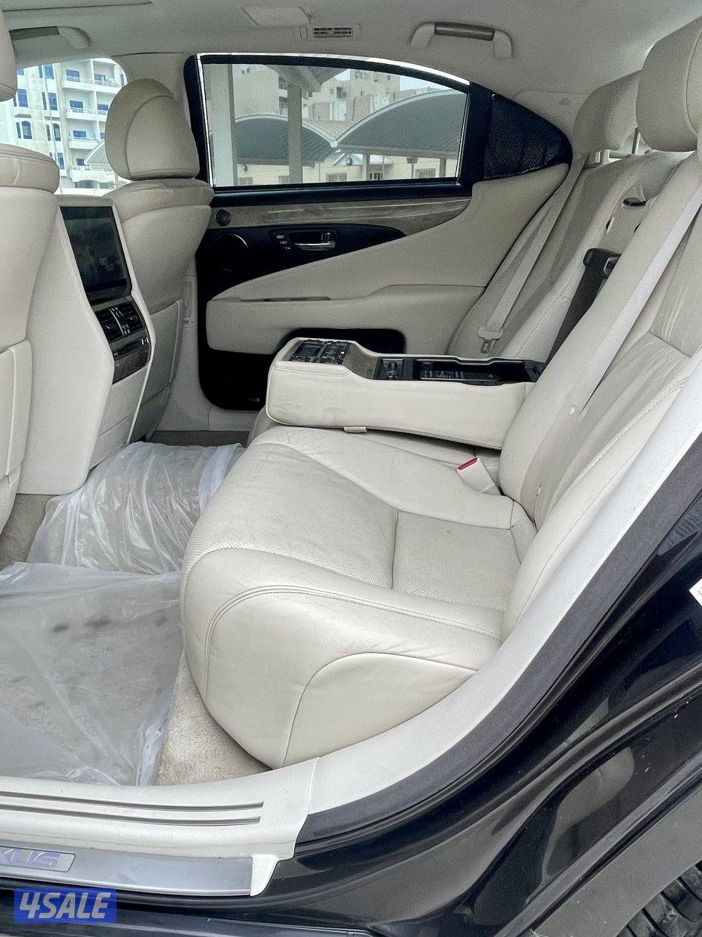 Lexus LS600hL 2010 بحالة ممتازة وشرط الفحص6