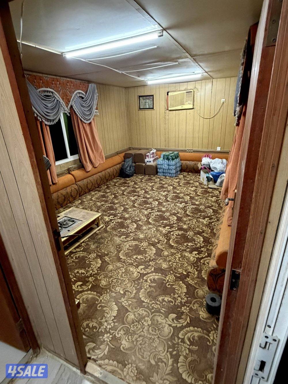 شالية قلص نظيف 10 متر تقريباً عرض 3 متر و نص5