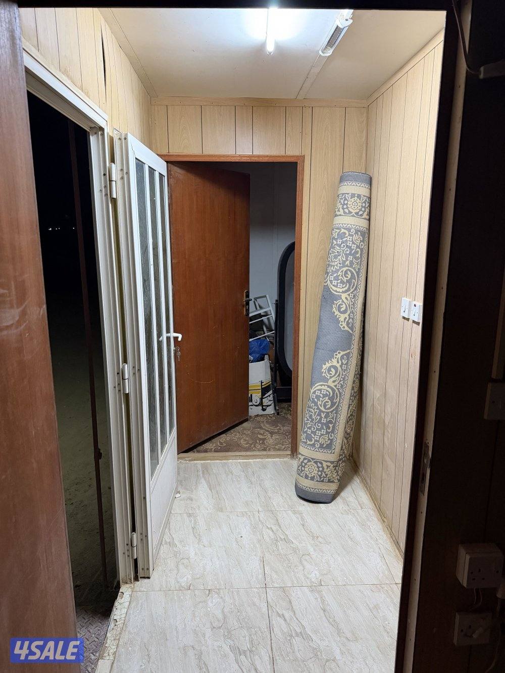 شالية قلص نظيف 10 متر تقريباً عرض 3 متر و نص6