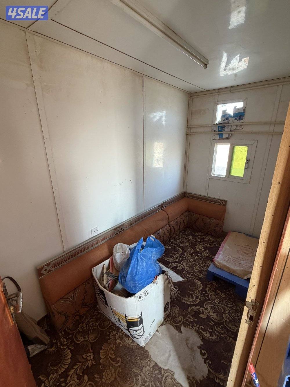 شالية قلص نظيف 10 متر تقريباً عرض 3 متر و نص9