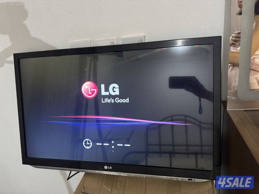 تلفاز LG 32 بوصة مستعمل للبيع0