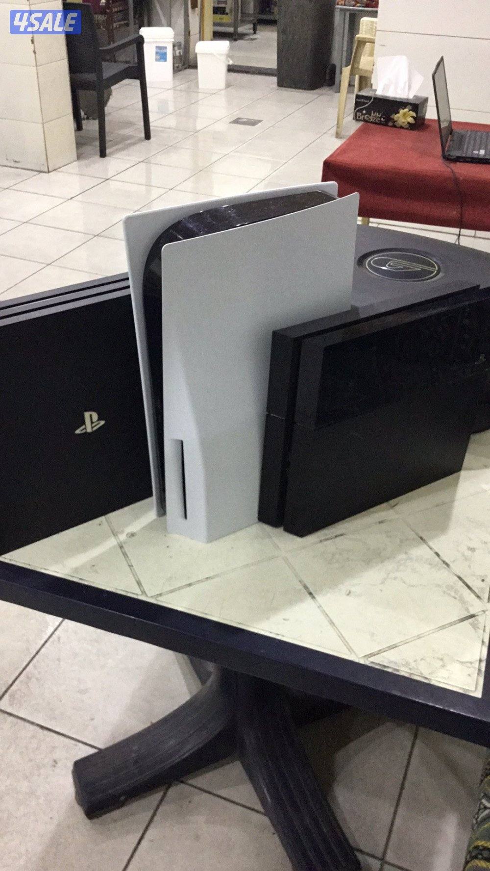 نشتري سوني فور فات متين وسلم وبرو0