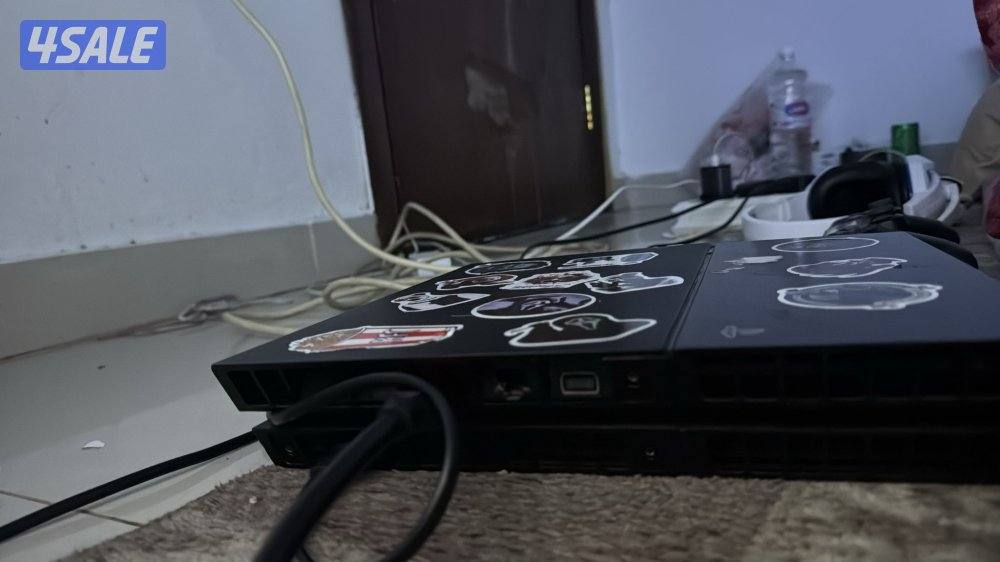 نشتري سوني فور فات متين وسلم وبرو13