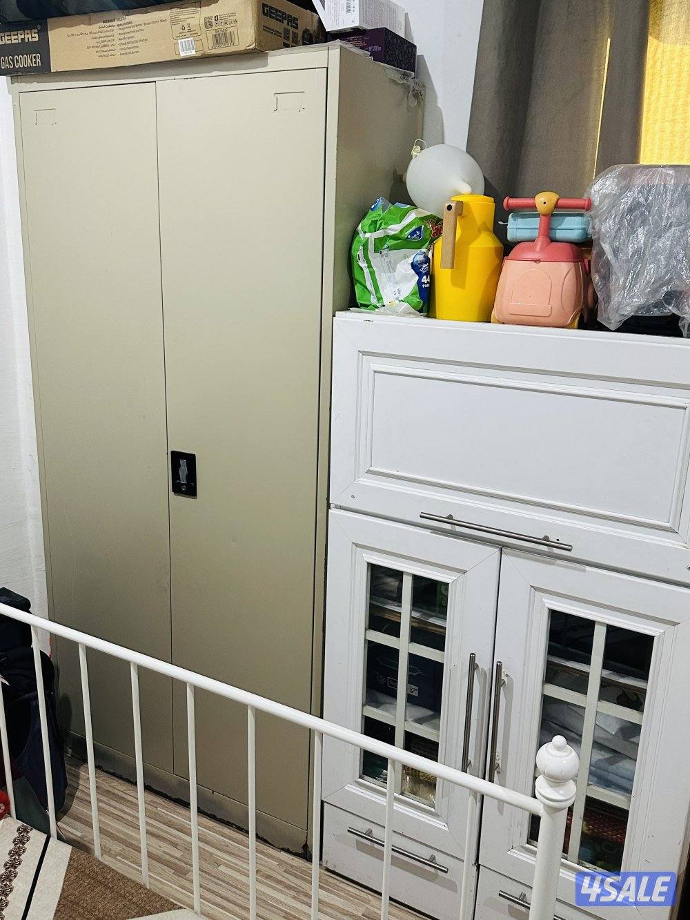 Big fridge 2 Almira dressing table bed with matters0