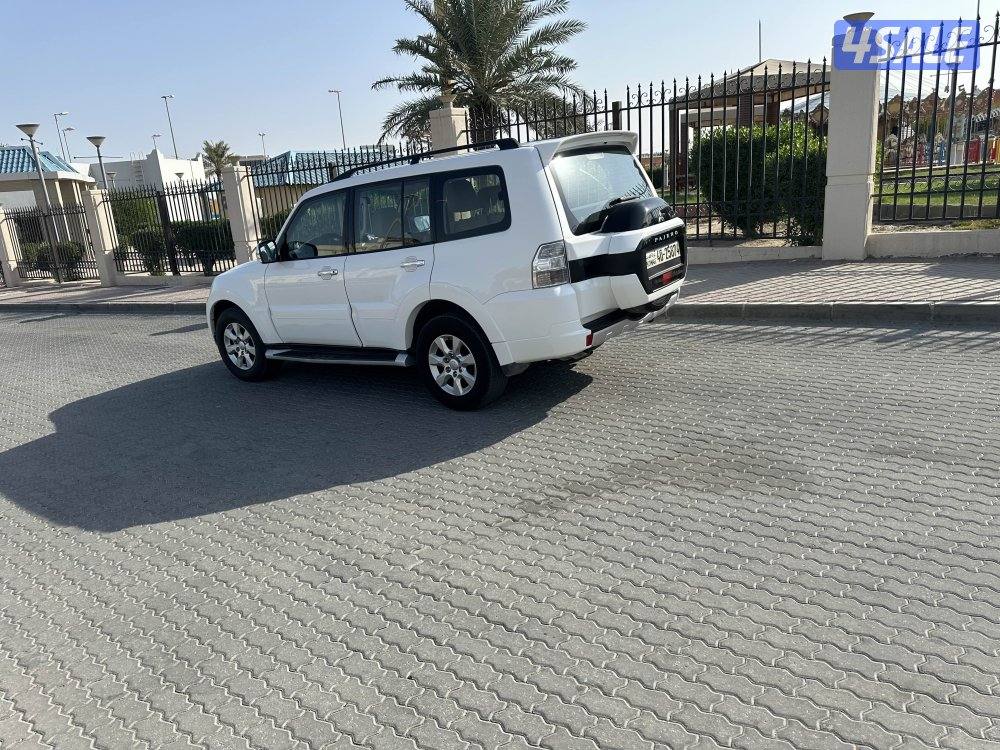 للبيع باجيرو موديل 2016 كامل الموصفات4