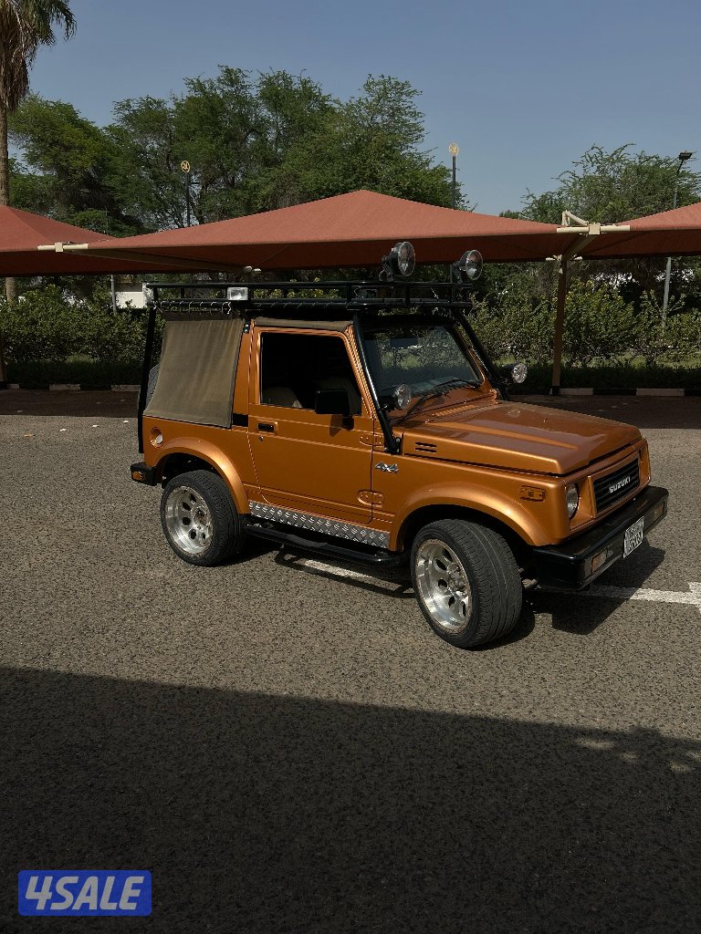 للـبيع جـيـب سوزوكي ساموراي موديل 1992 قير عادي - حالة جيدة2