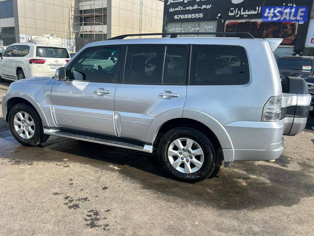 ميتسوبيشى باجيرو -V62