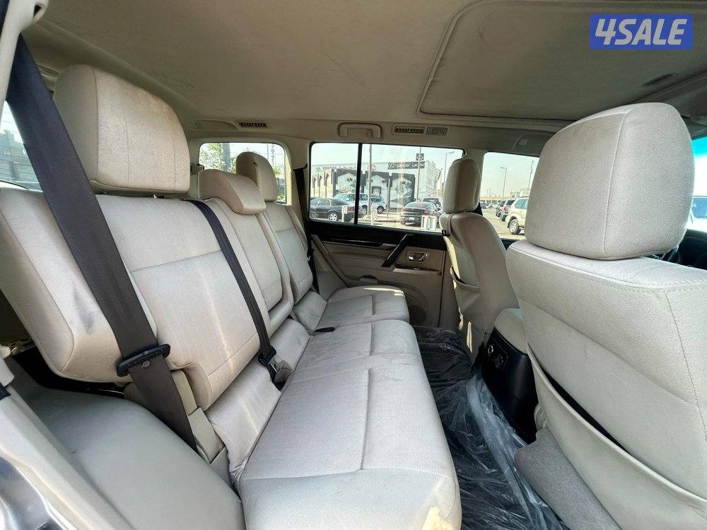 ميتسوبيشى باجيرو -V64