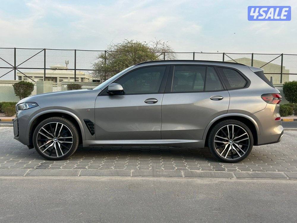 للبيع BMW X5 XDrive 40i /2024 M KiT3