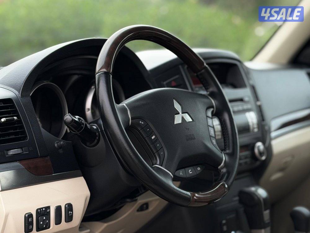 للبيع باجيرو  V6 GLS موديل 2014 وارد الملا7