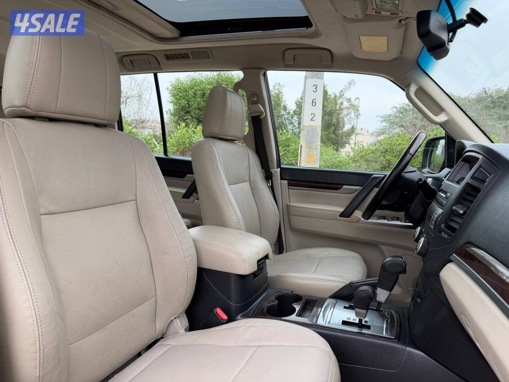 للبيع باجيرو  V6 GLS موديل 2014 وارد الملا8