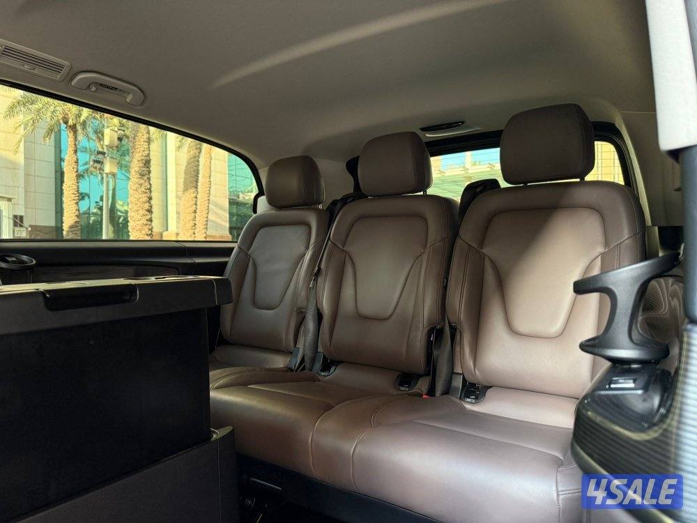 مرسيدسV250 (كتAMG) موديل2023 عداد31الف وارد الملا تحت الكفاله9