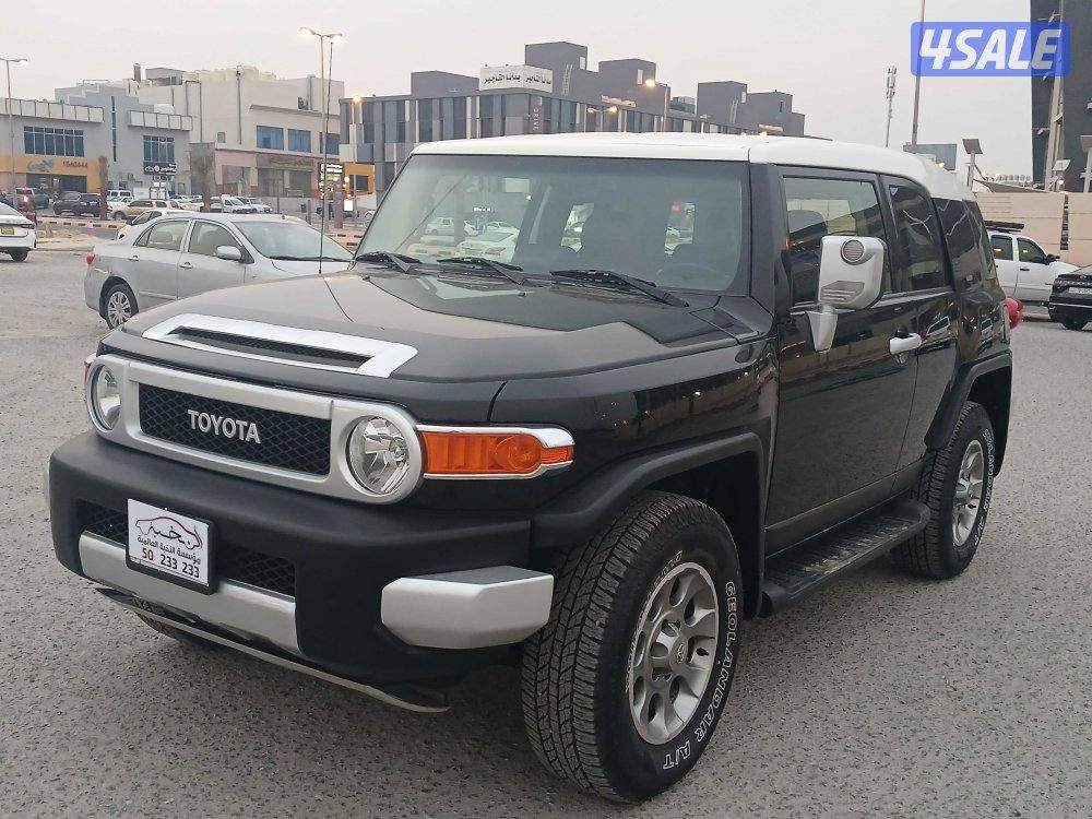 تويوتا FJ موديل 2013 .صبغ الوكالة0