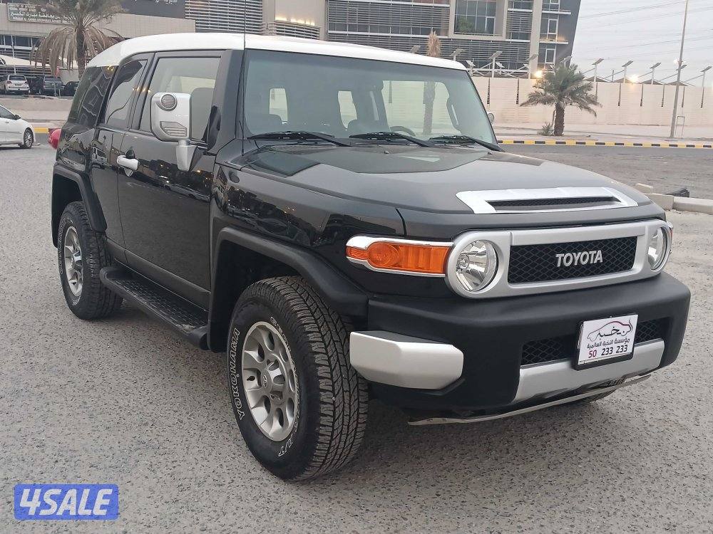 تويوتا FJ موديل 2013 .صبغ الوكالة1
