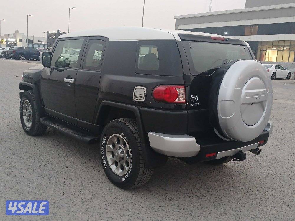 تويوتا FJ موديل 2013 .صبغ الوكالة4