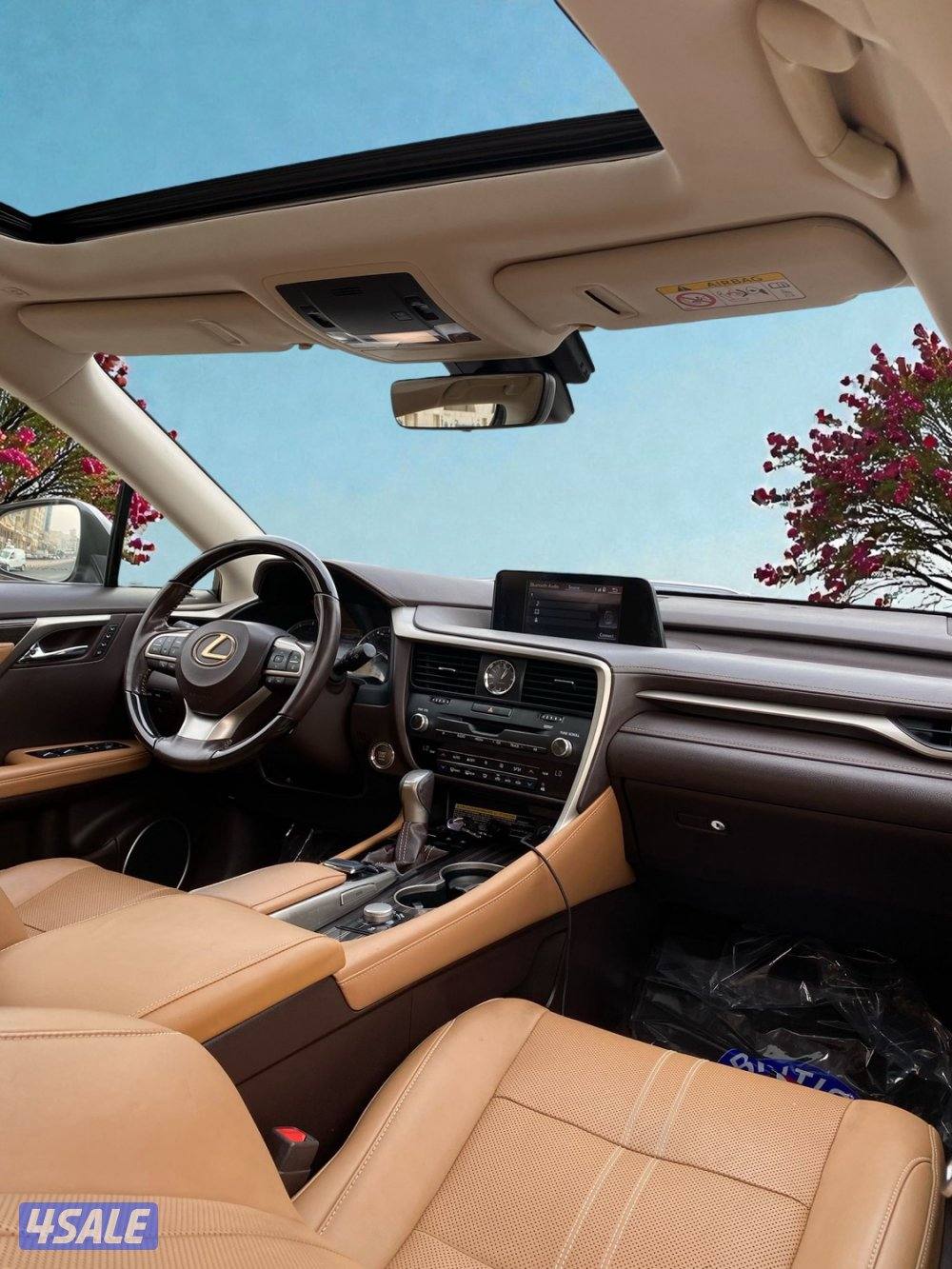 📍لكزس RX350 - م2017 - عداد 131 الف - وارد الساير 📍9