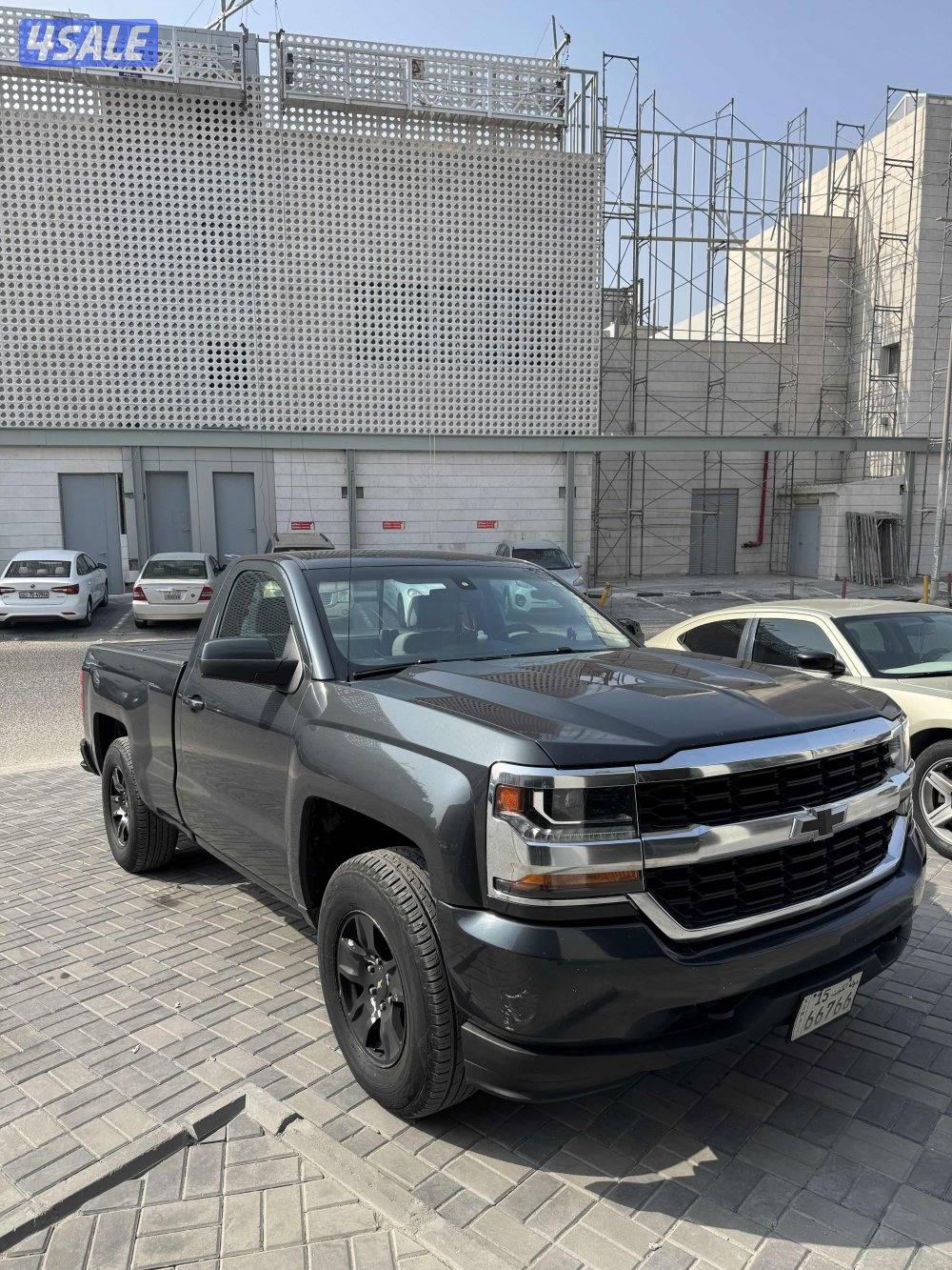 للبيع وانيت سلفرادو غمارة واحد3