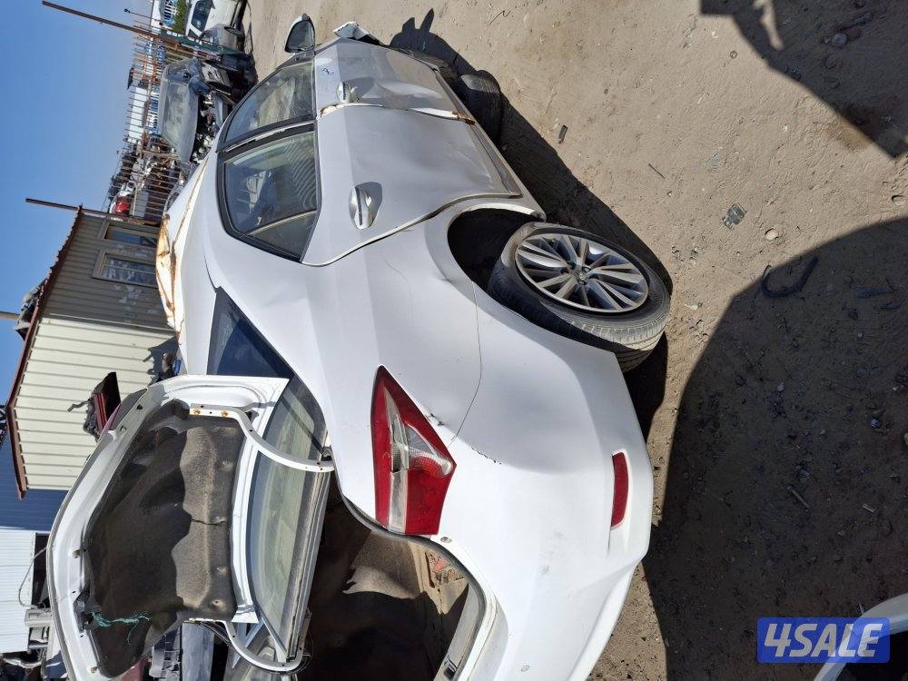 بيع قطع غيار جميع انواع السيارات12